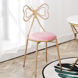 나비 모양 금속 구조 가죽 좌석을 가진 호화스러운 현대 식당 의자